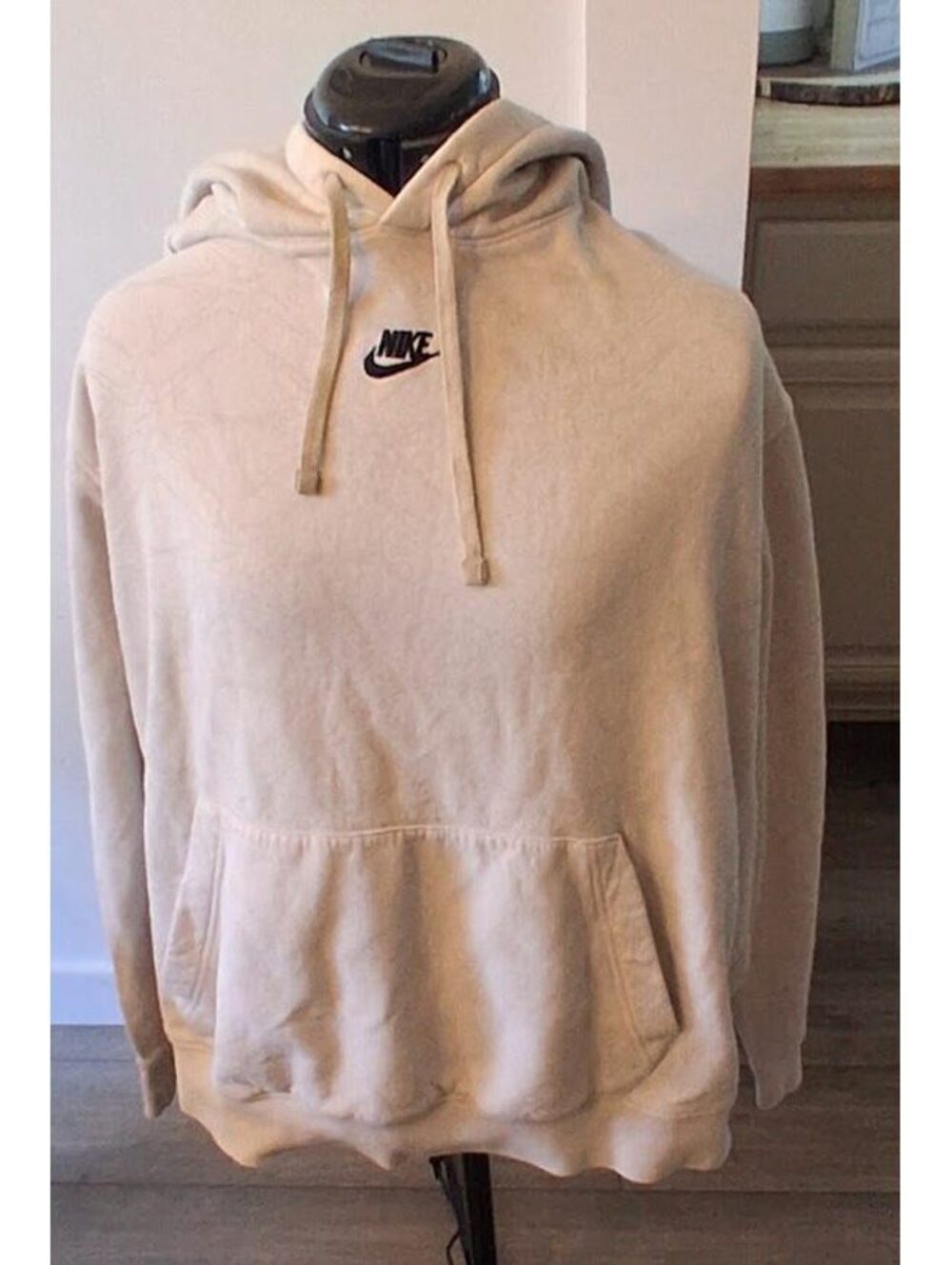 Vintage-style Nike Sportswear hoodie in a cream/beige colorway XXL